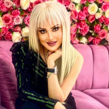 Müğənninin fotoşoplu şəkilləri tənqid edildi - FOTOLAR